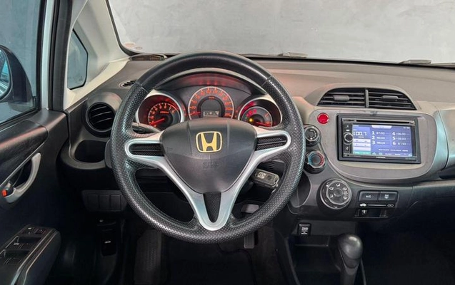 imagem-https://www.socarrao.com.br/sc-vehicle-images-prod/3648362/1788551240133-8408002_10_B_57aa94cb7c.jpeg
