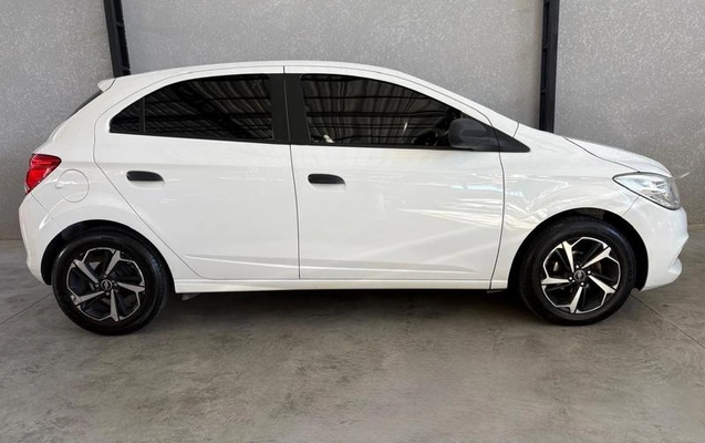 imagem-https://www.socarrao.com.br/sc-vehicle-images-prod/3648440/1788551368522-8452350_1_B_0be90d9a08.jpeg