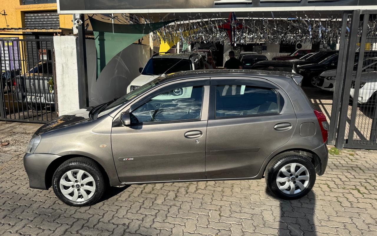 imagem-https://www.socarrao.com.br/sc-vehicle-images-prod/3648479/1788551596293-Ny5qcGVn.jpeg