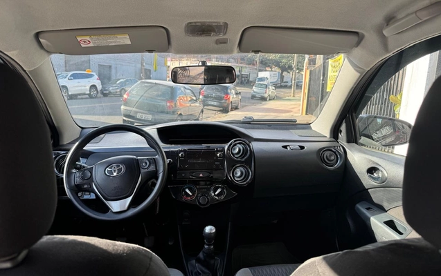 imagem-https://www.socarrao.com.br/sc-vehicle-images-prod/3648479/1788551596436-OS5qcGVn.jpeg