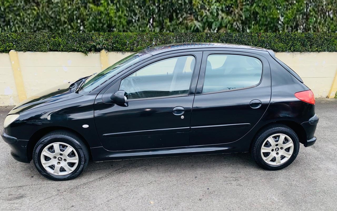 imagem-https://www.socarrao.com.br/sc-vehicle-images-prod/3648561/1788551964926-OGY5NmQzOTEtMDVlZi00NGM1LWEzYWEtMmYyNGEwMTU2NTI3LmpwZw.jpg