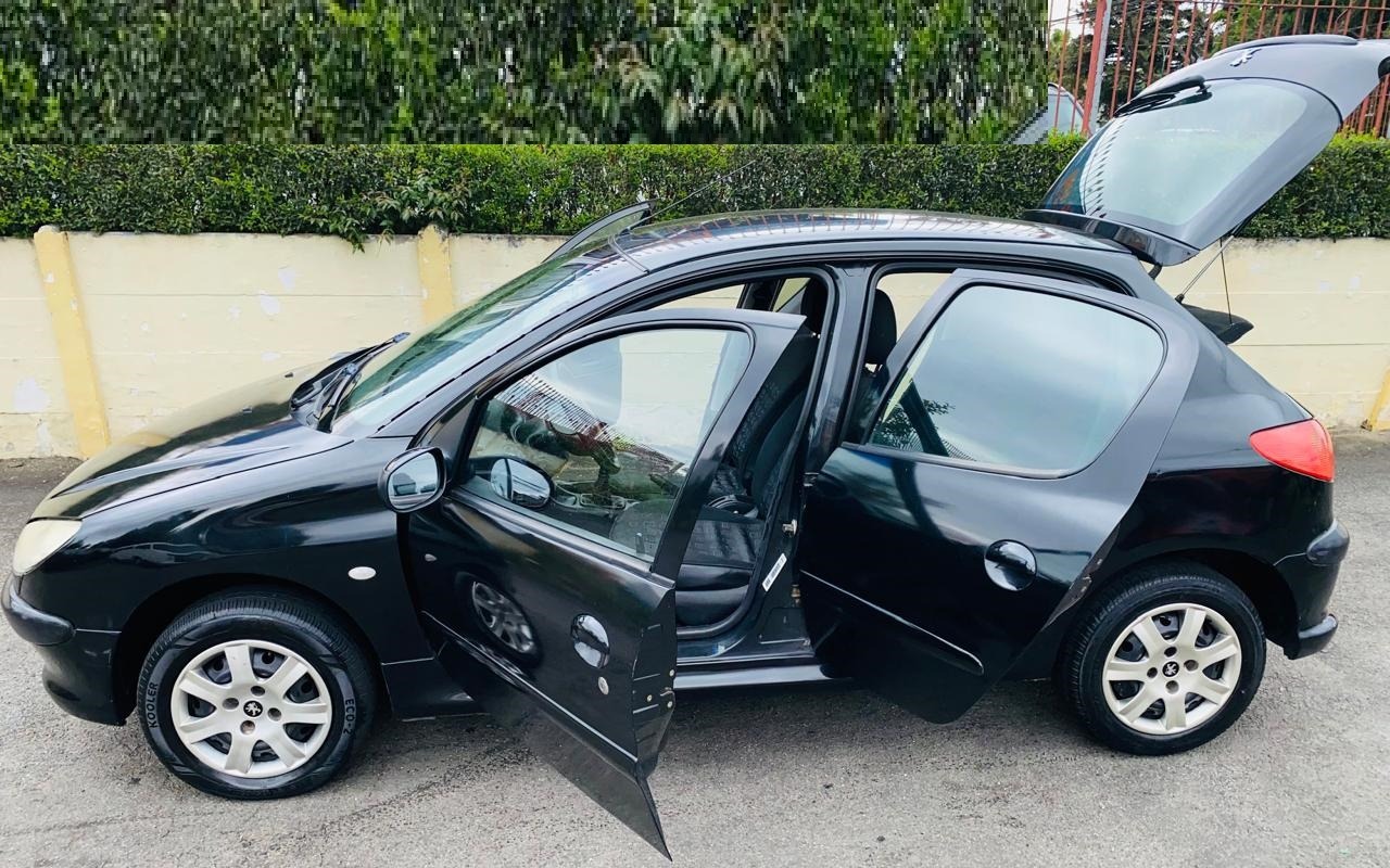 imagem-https://www.socarrao.com.br/sc-vehicle-images-prod/3648561/1788551965199-NDVjZmZlYzEtNzQ1My00MTA1LTg3YjEtNWQzNTQxOWRkYmU5LmpwZw.jpg