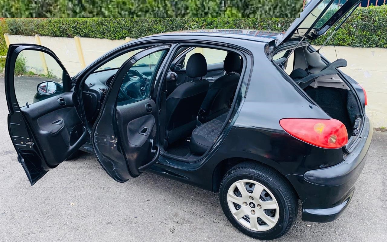 imagem-https://www.socarrao.com.br/sc-vehicle-images-prod/3648561/1788551965616-MDM0NDcyZjItM2MwMS00NmZiLTk5MjctNDY3ODIwYzViZWU4LmpwZw.jpg