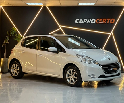 Peugeot 208 2016 Branco — foto 1 de 3
