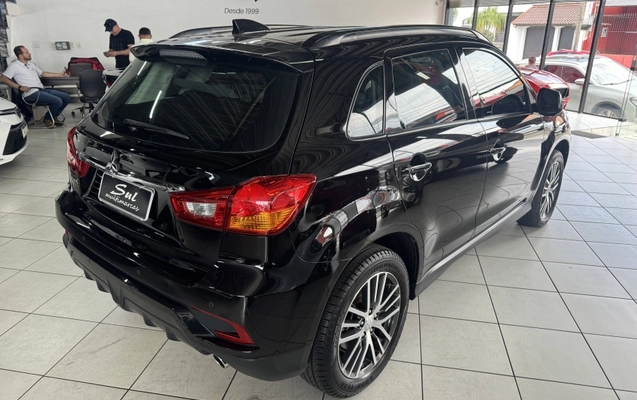 imagem-https://www.socarrao.com.br/sc-vehicle-images-prod/3648892/1788552727976-L0saaZq77ZDM6XACmfEnwlrW0Xgv8mOW.jpg