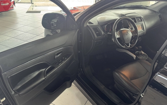 imagem-https://www.socarrao.com.br/sc-vehicle-images-prod/3648892/1788552727981-3nXsDXdzeBeo77oItabERBxXBYdMfEeQ.jpg