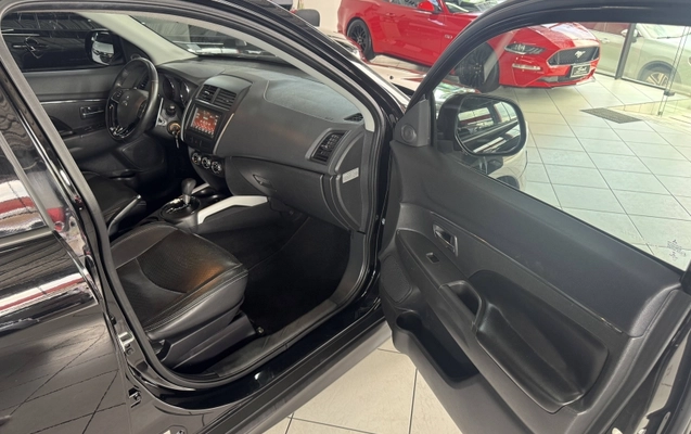 imagem-https://www.socarrao.com.br/sc-vehicle-images-prod/3648892/1788552727998-s3TYHyLXmcICSFj8u9PkbstKr3kyYjtP.jpg