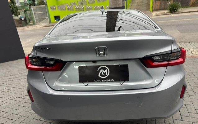 imagem-https://www.socarrao.com.br/sc-vehicle-images-prod/3649039/1788553276347-7539ae18-e32b-6f96-c817-3a238040cc12.jpg