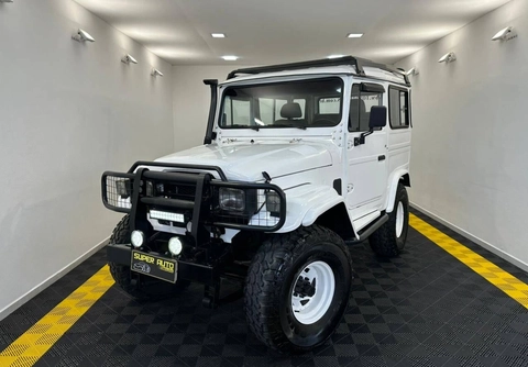 Toyota Bandeirante 1987 Branco — foto 1 de 3