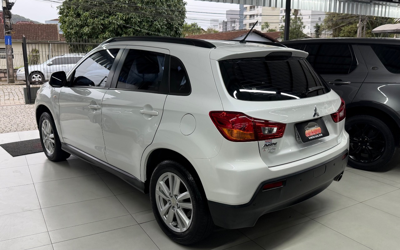 imagem-https://www.socarrao.com.br/sc-vehicle-images-prod/3649210/1788553599121-SU1HXzM4NzAuanBlZw.jpeg