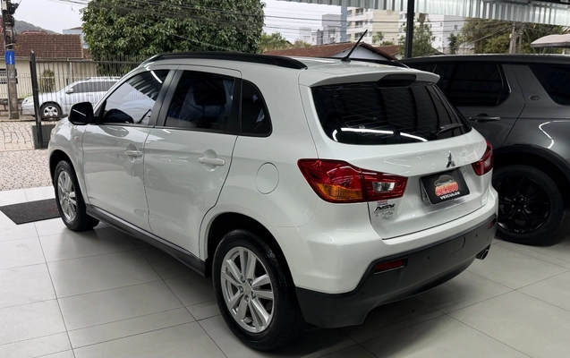 imagem-https://www.socarrao.com.br/sc-vehicle-images-prod/3649210/1788553599121-SU1HXzM4NzAuanBlZw.jpeg