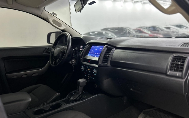 imagem-https://www.socarrao.com.br/sc-vehicle-images-prod/3649494/1788554440254-7e2f49c5ef96408291f50859b7d564fe_1787075716991.jpg
