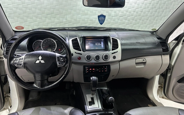 imagem-https://www.socarrao.com.br/sc-vehicle-images-prod/3649520/1788554449836-2e9161ace6c14021ae92f6ece2913d79_1766498140905.jpg