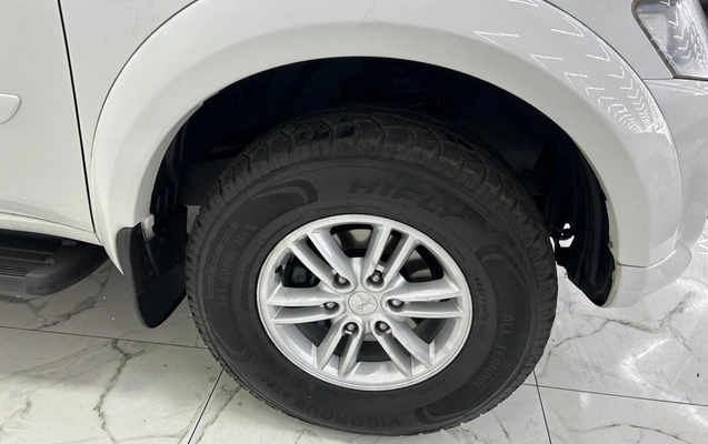 imagem-https://www.socarrao.com.br/sc-vehicle-images-prod/3649520/1788554449839-d3edee47c9ae4f8c94254370a93074fe_1766498150587.jpg
