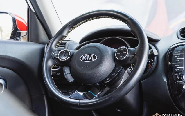imagem-https://www.socarrao.com.br/sc-vehicle-images-prod/3649525/1788895508074-8449096_12_B_1165720d68.jpeg