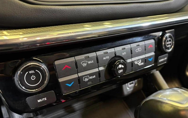 imagem-https://www.socarrao.com.br/sc-vehicle-images-prod/3649558/1790024769114-8452754_13_B_af5f77002d.jpeg
