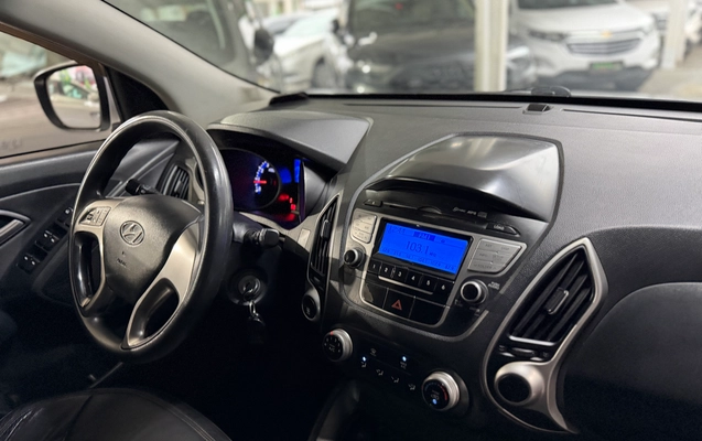 imagem-https://www.socarrao.com.br/sc-vehicle-images-prod/3649799/1788555178890-612ae04b-4f37-465f-a40a-122c697d378c.jpg