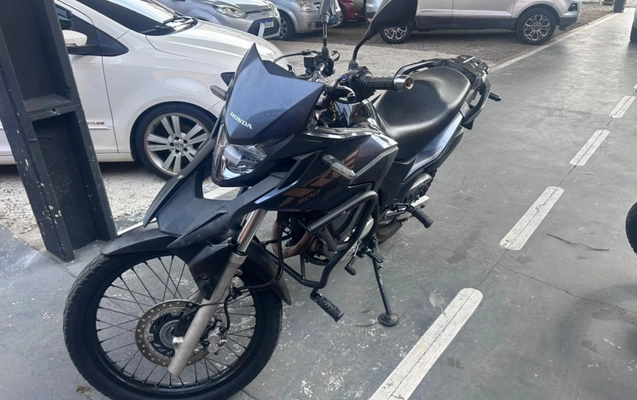 imagem-https://www.socarrao.com.br/sc-vehicle-images-prod/3649895/1788555708042-O5sTyD4TlxId0sFjxPeokRPIckwYUIbe.jpg