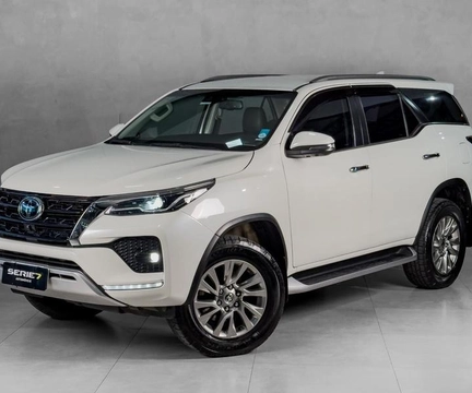 Toyota Hilux 2022 Branco — foto 1 de 3