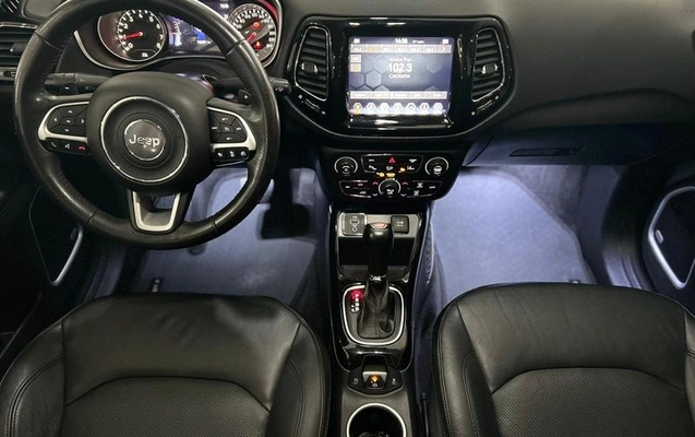 imagem-https://www.socarrao.com.br/sc-vehicle-images-prod/3650282/1789659426796-8410874_13_B_8b09837a6c.jpeg