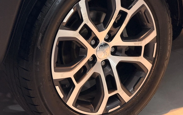 imagem-https://www.socarrao.com.br/sc-vehicle-images-prod/3650502/1788557384240-V2hhdHNBcHAgSW1hZ2UgMjAyNi0wOS0wNCBhdCAxNi41MS4xNSAoMSkuanBlZw.jpeg
