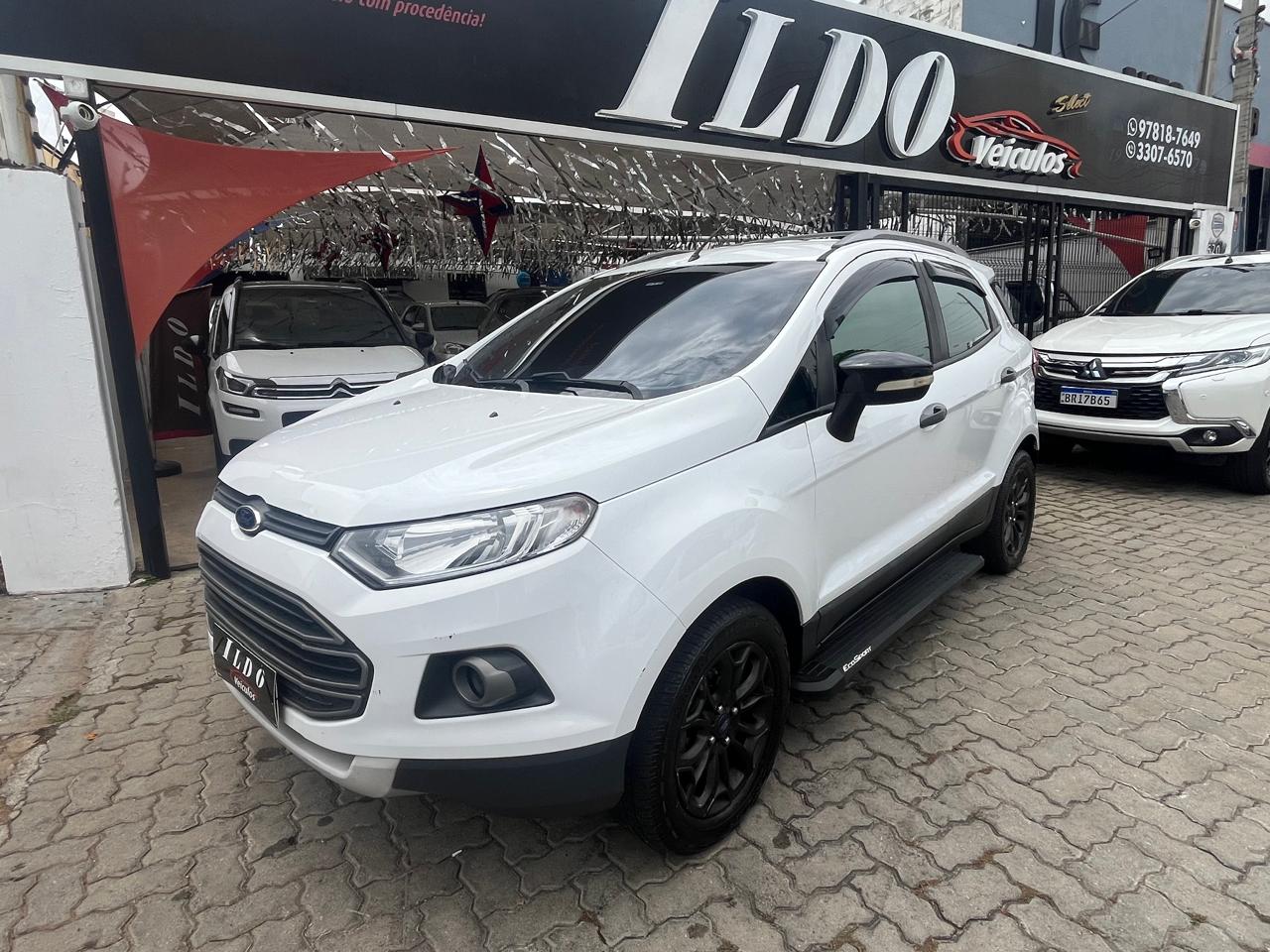 Ford EcoSport 2016 Branco — foto 1 de 3