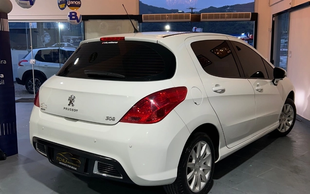 imagem-https://www.socarrao.com.br/sc-vehicle-images-prod/3651012/1788558857286-gb-b5975ce.jpeg