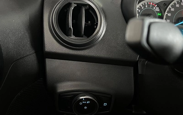imagem-https://www.socarrao.com.br/sc-vehicle-images-prod/3652525/1789160561347-8314051_13_B_5e326b5e59.jpeg