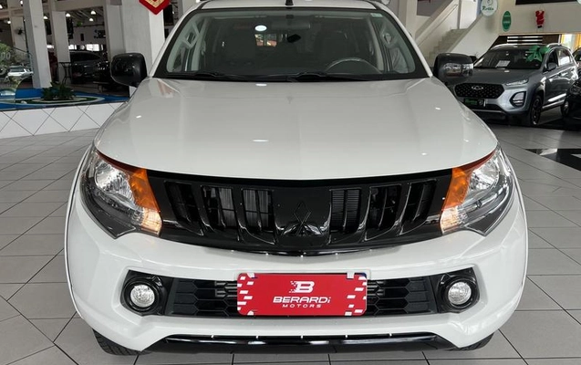 imagem-https://www.socarrao.com.br/sc-vehicle-images-prod/3652527/1789160572659-6368434_13_B_715fa3daa7.jpeg