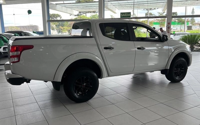 imagem-https://www.socarrao.com.br/sc-vehicle-images-prod/3652527/1789160572663-6368434_15_B_767f319884.jpeg
