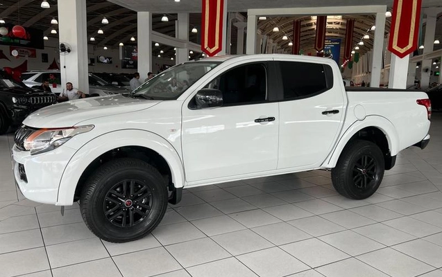 imagem-https://www.socarrao.com.br/sc-vehicle-images-prod/3652527/1789160572667-6368434_17_B_7e91a2bd23.jpeg