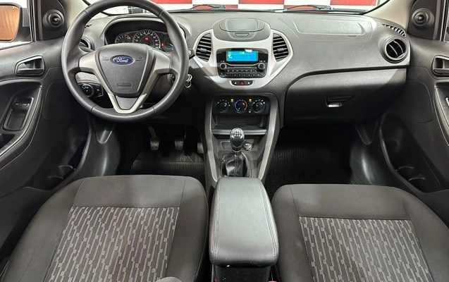 imagem-https://www.socarrao.com.br/sc-vehicle-images-prod/3652834/1788566008783-88423114-bf21-4f88-90a8-4306e4251ef5.jpg
