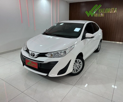 Toyota Yaris 2021 Branco — foto 1 de 3