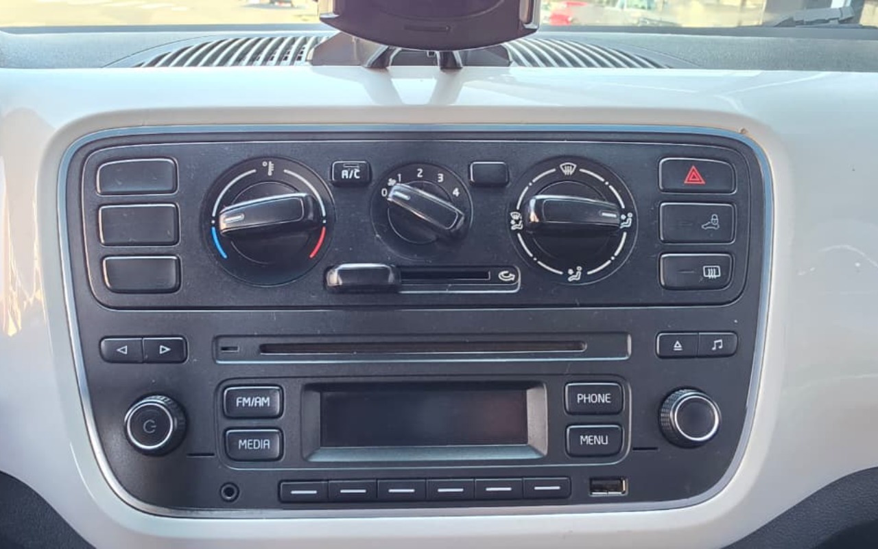 imagem-https://www.socarrao.com.br/sc-vehicle-images-prod/3654594/1788573921442-V2hhdHNBcHAgSW1hZ2UgMjAyNi0wOS0wNCBhdCAxMC41MS41NyAoMykuanBlZw.jpeg