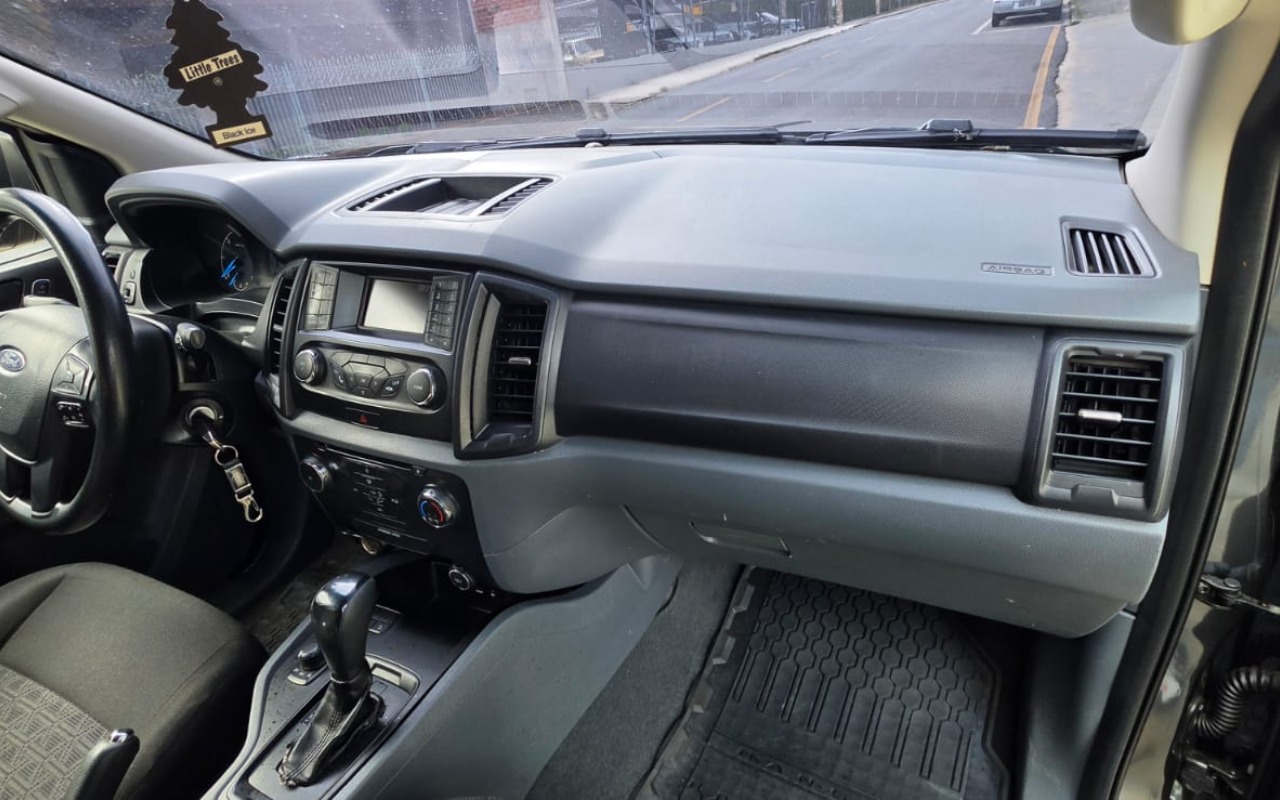 imagem-https://www.socarrao.com.br/sc-vehicle-images-prod/3654976/1788575681563-V2hhdHNBcHAgSW1hZ2UgMjAyNi0wOS0wNCBhdCAxMC4wOS41NC5qcGVn.jpeg