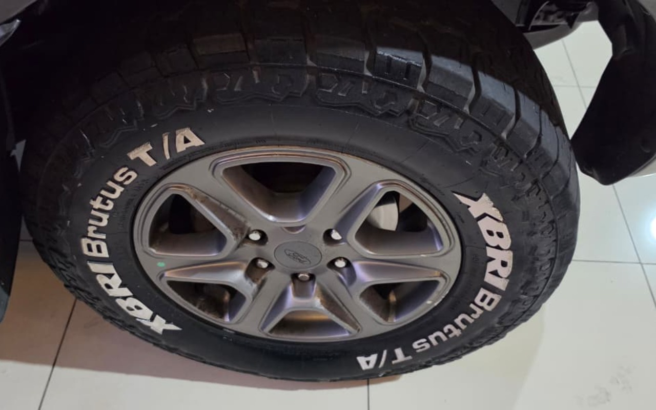 imagem-https://www.socarrao.com.br/sc-vehicle-images-prod/3654976/1788575682039-V2hhdHNBcHAgSW1hZ2UgMjAyNi0wOS0wNCBhdCAxMC4wOS41MSAoMSkuanBlZw.jpeg