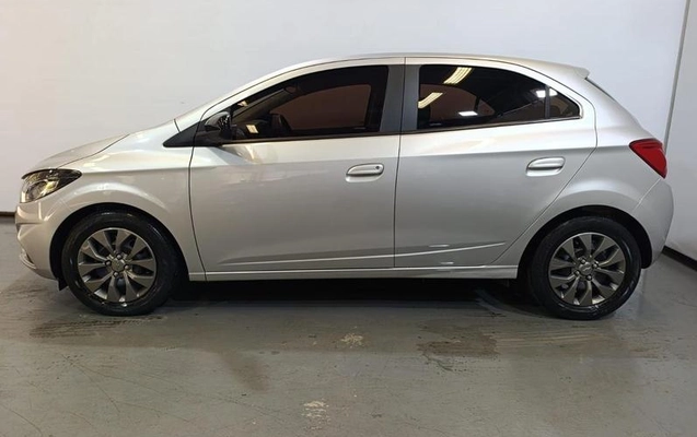 imagem-https://www.socarrao.com.br/sc-vehicle-images-prod/3662802/1789647568959-8453122_20_B_01dc63f8ca.jpeg