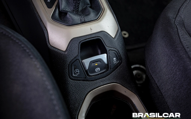 imagem-https://www.socarrao.com.br/sc-vehicle-images-prod/3664856/1788610400871-003_14027a31291eaf6e87e5b07388c96a15.jpg