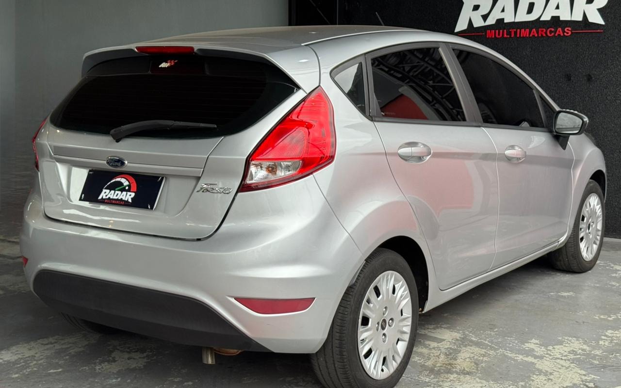 imagem-https://www.socarrao.com.br/sc-vehicle-images-prod/3665561/1788612695336-V2hhdHNBcHAgSW1hZ2UgMjAyNi0wOS0wMSBhdCAxMS41OC4wNC5qcGVn.jpeg