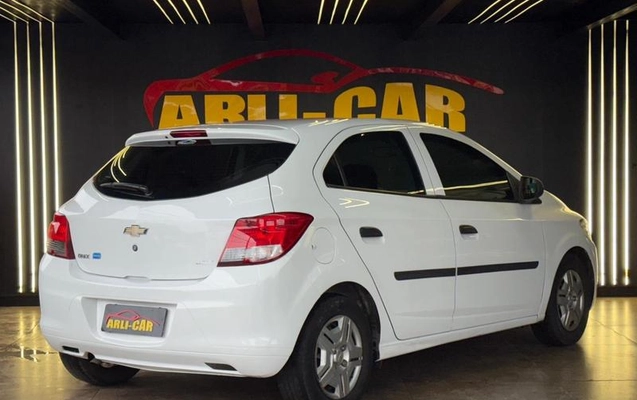 imagem-https://www.socarrao.com.br/sc-vehicle-images-prod/3666196/1790252890638-8453429_3_B_5b61a84b61.jpeg