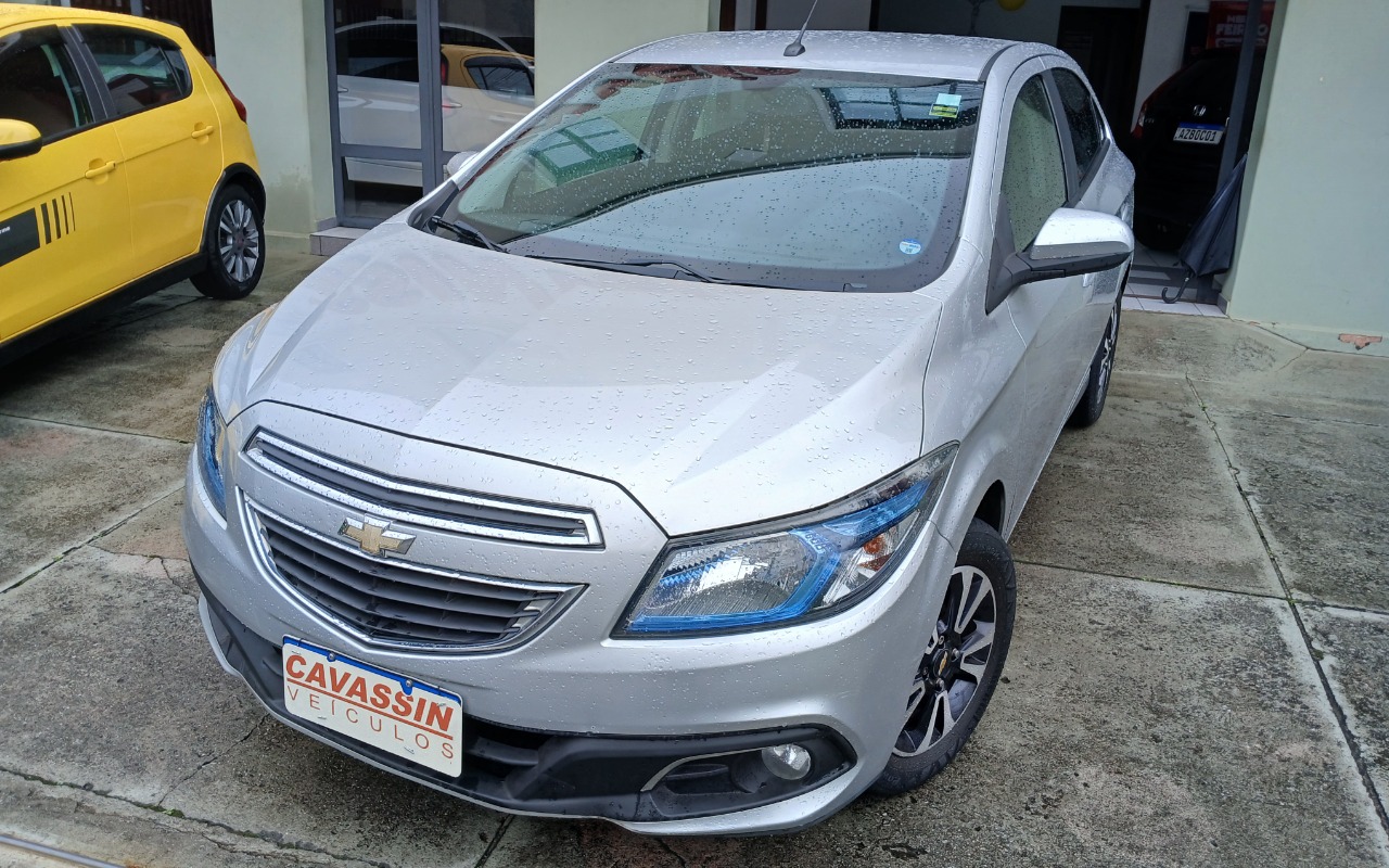Chevrolet Onix 2016 Prata — foto 1 de 3