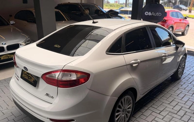 imagem-https://www.socarrao.com.br/sc-vehicle-images-prod/3666576/1789154587237-8403016_13_B_68e711a236.jpeg