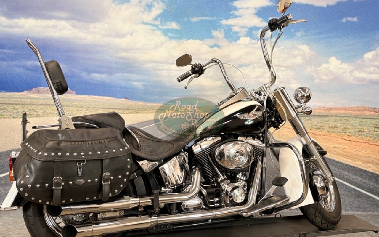 HARLEY-DAVIDSON SOFTAIL DELUXE  FLSTN 2005 Branco — foto 1 de 3