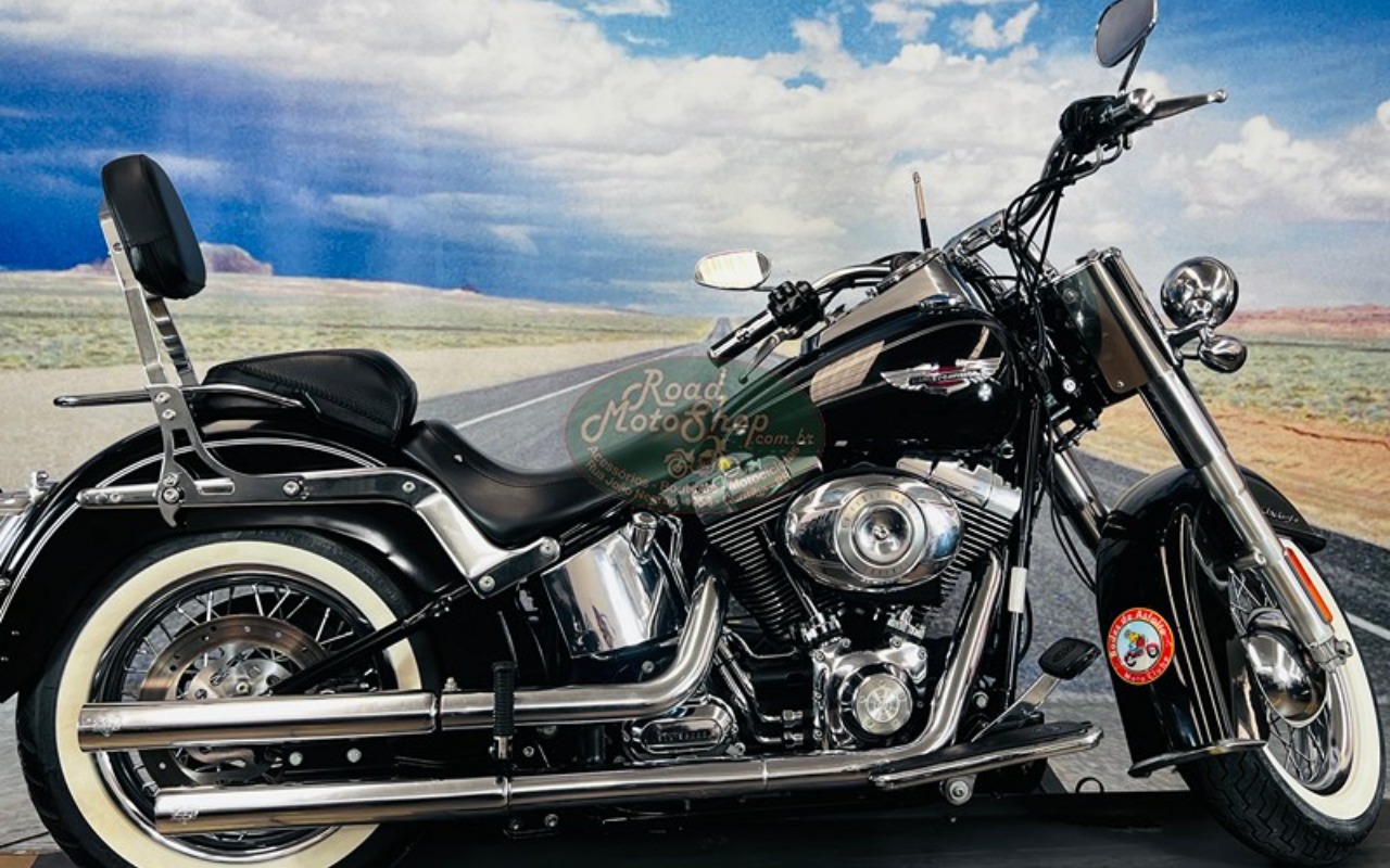 HARLEY-DAVIDSON SOFTAIL DELUXE  FLSTN 2013 Preto — foto 1 de 3