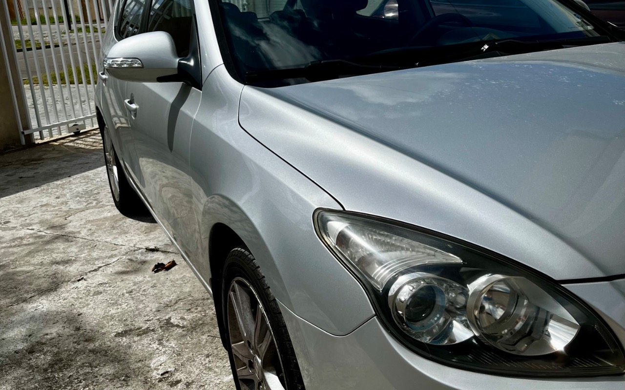 Hyundai i30 2011 Prata — foto 1 de 3