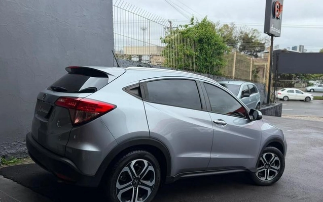imagem-https://www.socarrao.com.br/sc-vehicle-images-prod/3667155/1789671925203-8453629_1_B_50c9b42f25.jpeg