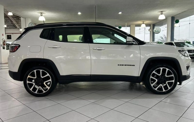 imagem-https://www.socarrao.com.br/sc-vehicle-images-prod/3667191/1789659296900-8453622_3_B_954a1b6ed9.jpeg