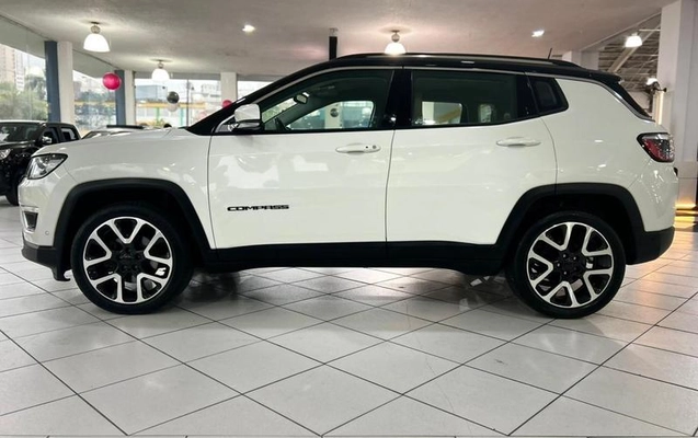 imagem-https://www.socarrao.com.br/sc-vehicle-images-prod/3667191/1789659296901-8453622_8_B_574950c771.jpeg