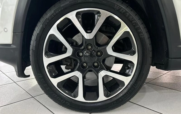 imagem-https://www.socarrao.com.br/sc-vehicle-images-prod/3667191/1789659296901-8453622_9_B_36ae45787f.jpeg