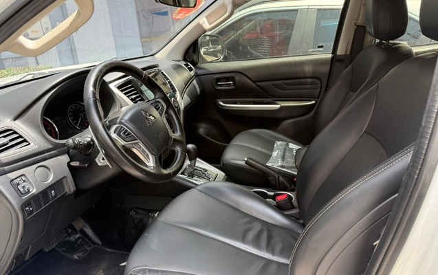 imagem-https://www.socarrao.com.br/sc-vehicle-images-prod/3667577/1788618152154-003_92c1f5f2b19bb0d2e7b73426e8c40970.jpeg